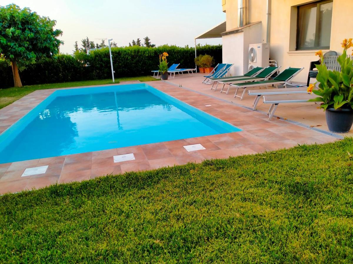 B&B Hotel Helios Uggiano La Chiesa Exterior photo